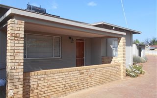 1 Bedroom House in Potchefstroom Central