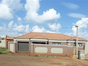 4 Bed House in Orange Farm