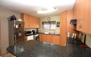 2 Bedroom Apartment in Paulshof