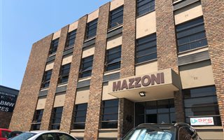 637 m² Industrial space in Wynberg