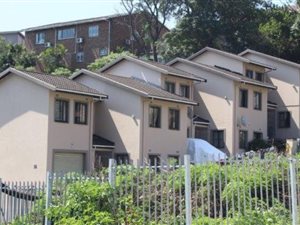 Commercial space in Clare Estate