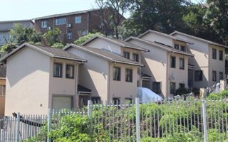 Commercial space in Clare Estate
