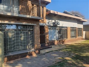 6 Bed House in Jan Cilliers Park