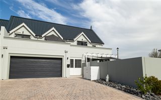 3 Bedroom House in Graanendal