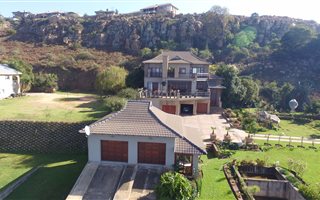 4 Bedroom House in Bronkhorstbaai