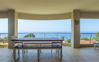 3 Bedroom Apartment in Simbithi Estate