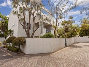 2 Bed Apartment in Melrose