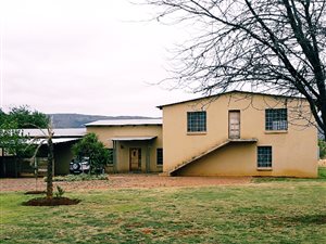 2 ha Farm in Magaliesmoot AH
