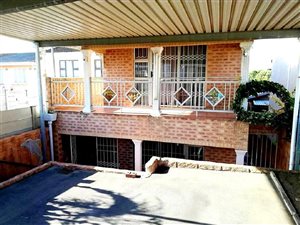 5 Bed Townhouse in Stanmore