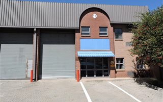 273 m² Industrial space in Ferndale