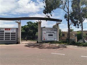 472 m² Office Space in Halfway House