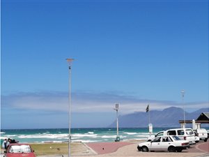445 m² Land available in Muizenberg