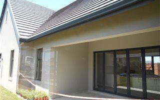 4 Bedroom Simplex in Cotswold Downs Estate