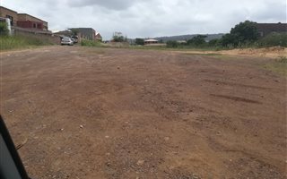 1.4 ha Land available in Ottawa