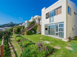2 Bed Apartment in Gordons Bay Central