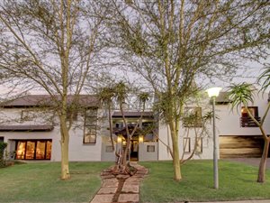 6 Bed House in Boardwalk Meander