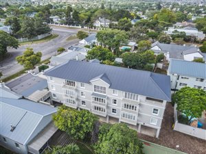 2 Bed Apartment in West Hill