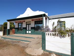 300 m² Commercial space in Paarl