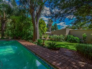 3 Bed House in Eldoraigne