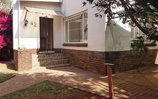 2 Bedroom Apartment in Roosevelt Park