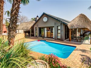 4 Bed House in Glen Marais