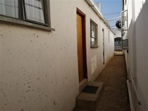 1 Bed Garden Cottage in Primrose