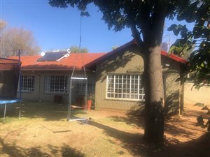 3 Bed House in Aston Manor
