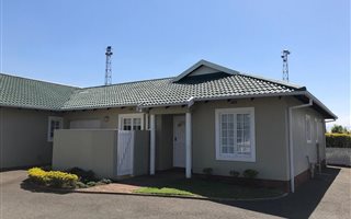 3 Bedroom Townhouse in Mt Edgecombe Estate 1 & 2