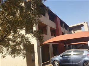 2 Bed Apartment in Carlswald Estate