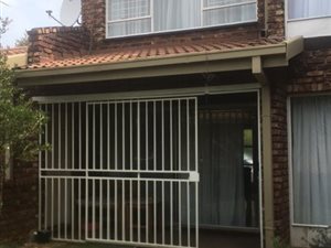 3 Bed Townhouse in Flora Gardens