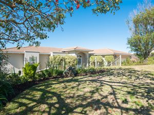 4 Bed House in Whale Rock