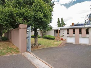 3 Bedroom House in Durbanville Hills