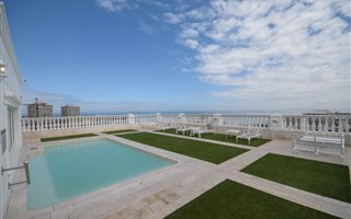 2 Bedroom Apartment in Three Anchor Bay