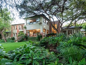 6 Bed House in Northcliff