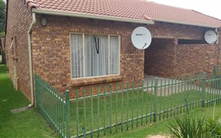 2 Bedroom Townhouse in Allens Nek