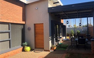 3 Bedroom Townhouse in Langenhoven Park