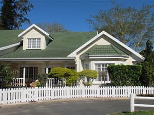 2 Bed Townhouse in Mt Edgecombe Estate 1 & 2