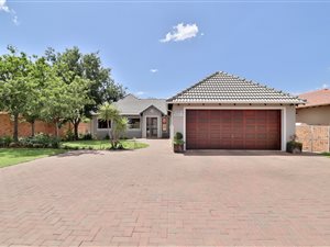 5 Bed House in Emerald Estate