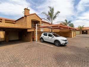 3 Bed Apartment in Heuweloord