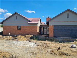 3 Bed Townhouse in Somerton Estate