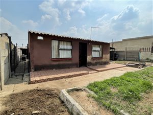 4 Bed House in Duduza