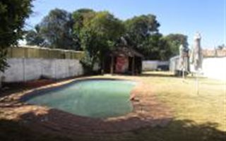 3 Bedroom House in Crown Gardens