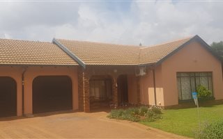3 Bedroom House in Dennesig