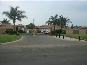 3 Bed Cluster in Pomona