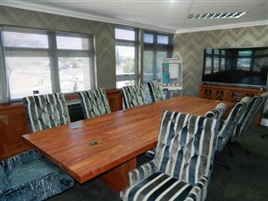 350 m² Commercial space in Olympus