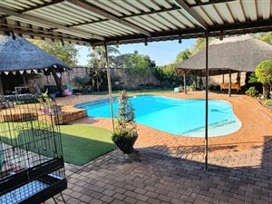 4 Bed House in Meyerspark