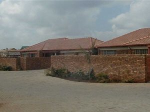 3 Bed Townhouse in Highveld