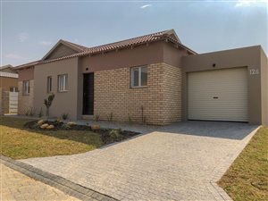 3 Bed House in Hansmoeskraal