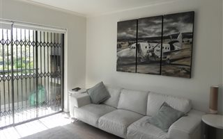 3 Bedroom Apartment in Somerset West Central