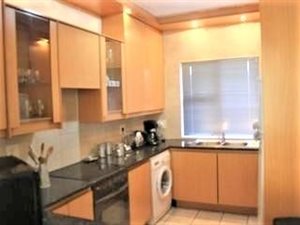2 Bed Cluster in Benmore Gardens